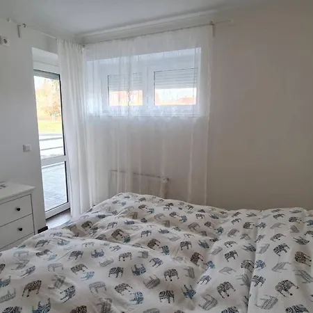 Apartament Aqua Apartman 2 *
