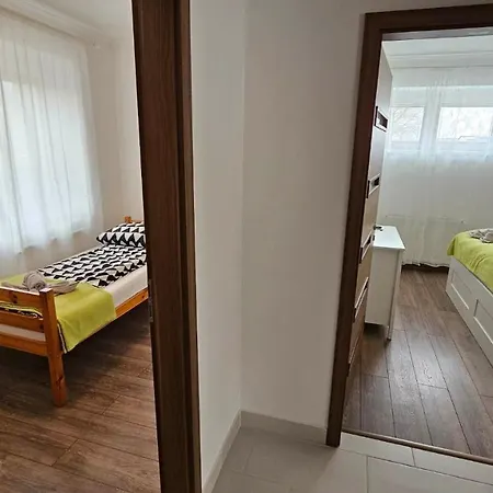 Apartament Aqua Apartman 2 *
